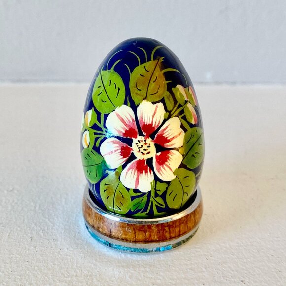 Indian Floral Hand Painted Quail's Egg - Picture 2 of 5